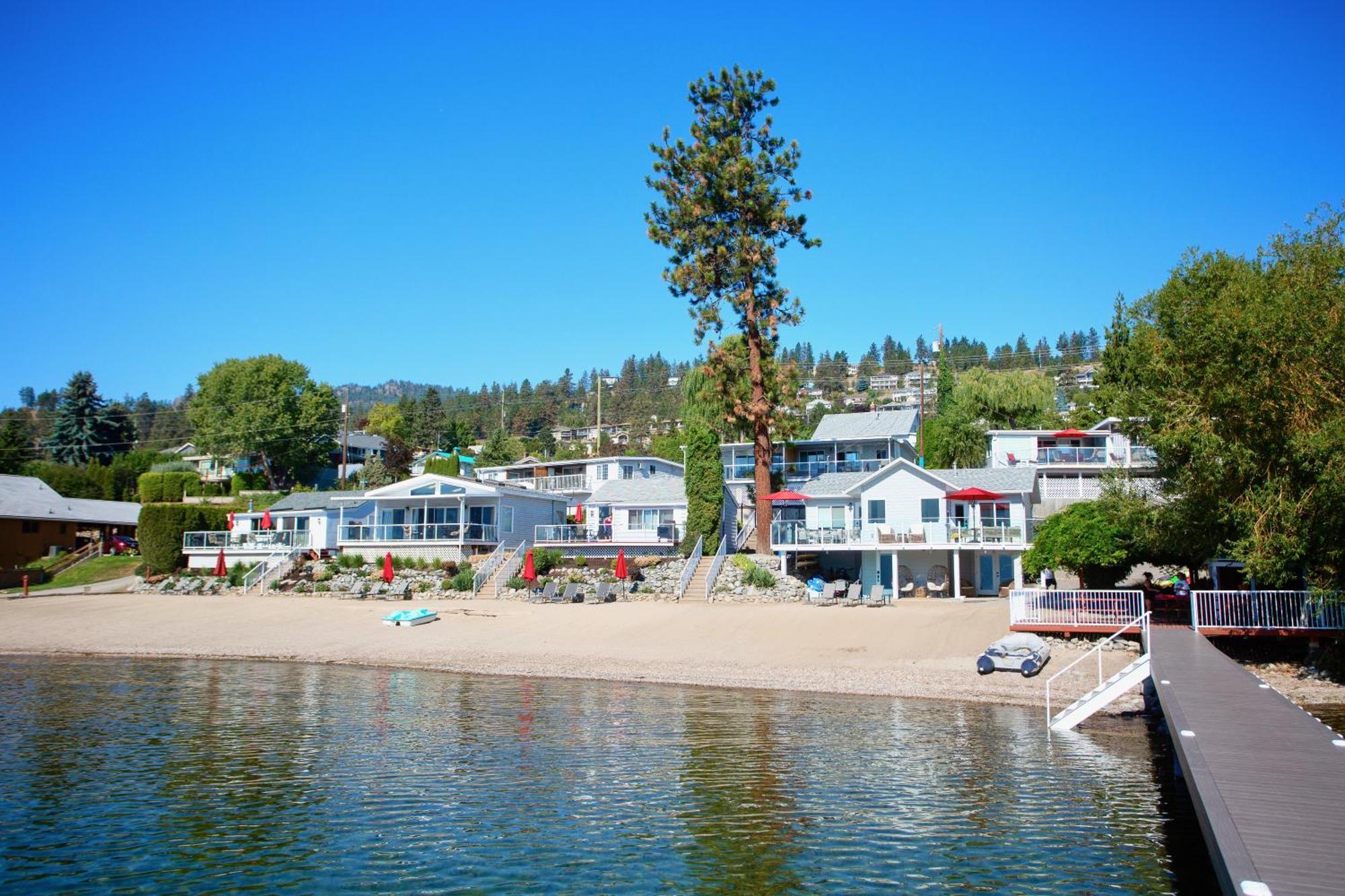 Peachland Beach Resort Buitenkant foto