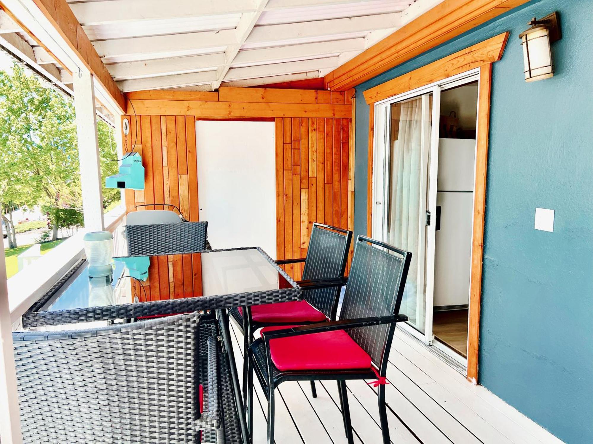 Peachland Beach Resort Buitenkant foto