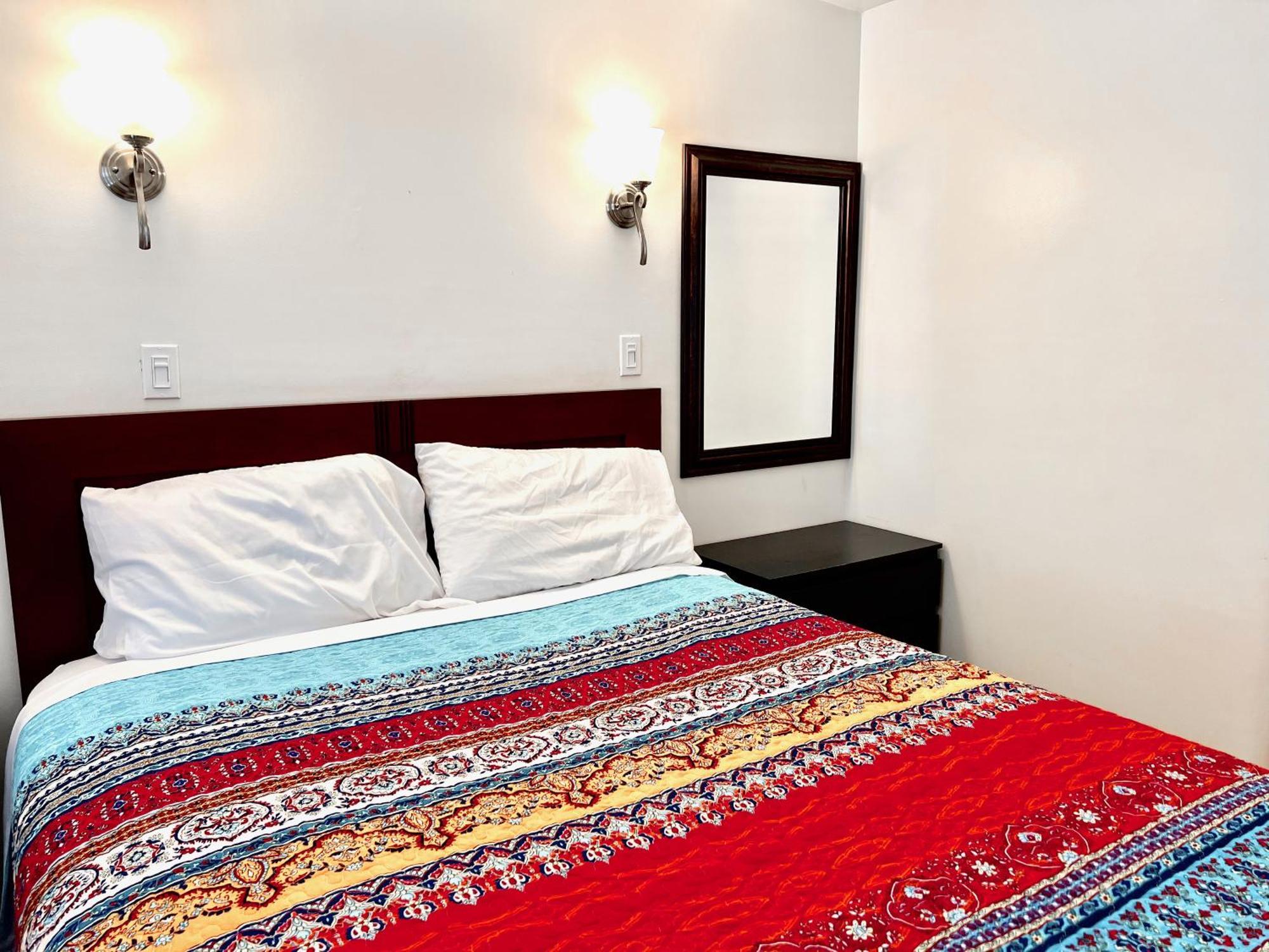 Peachland Beach Resort Buitenkant foto