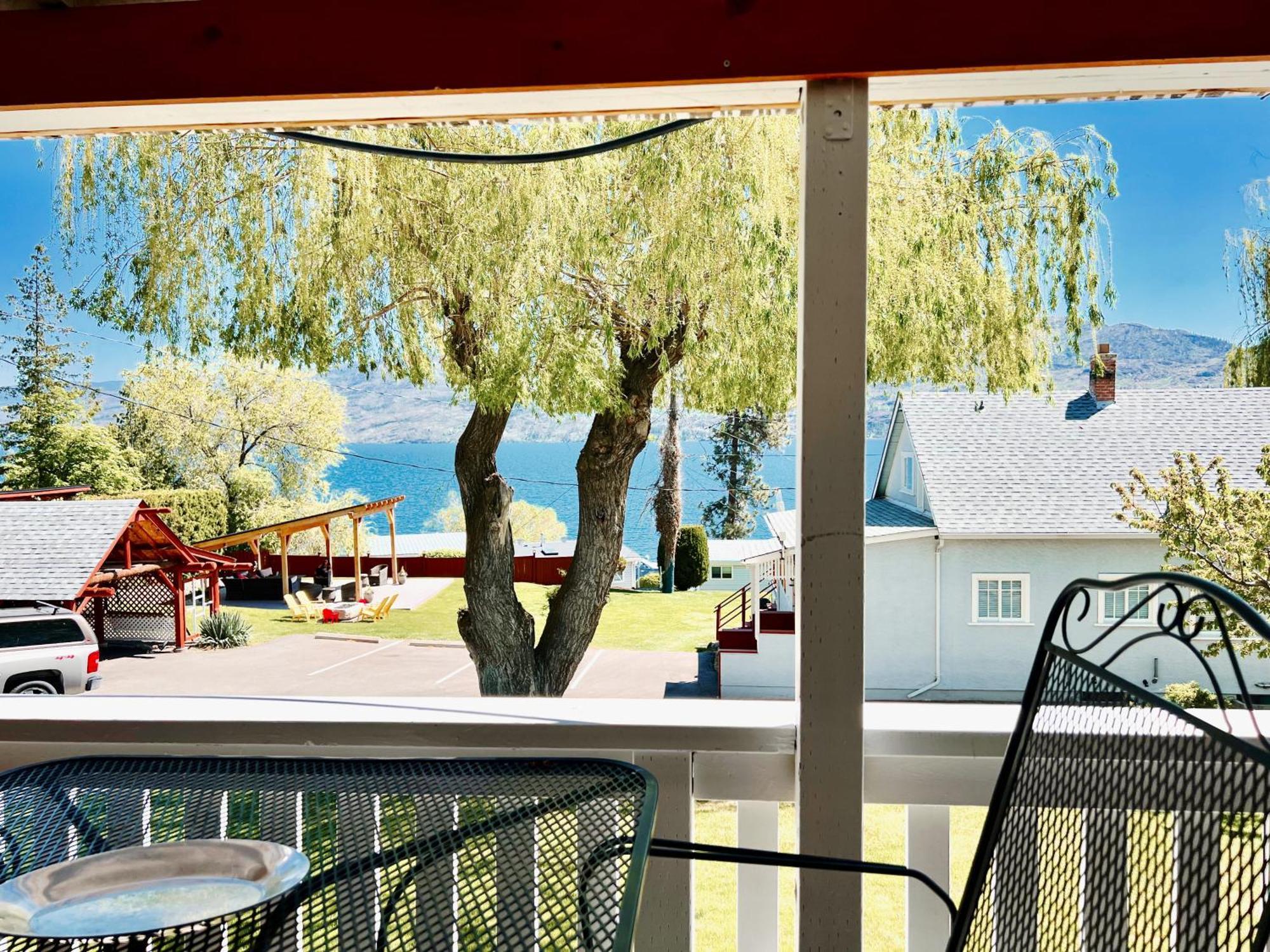 Peachland Beach Resort Buitenkant foto