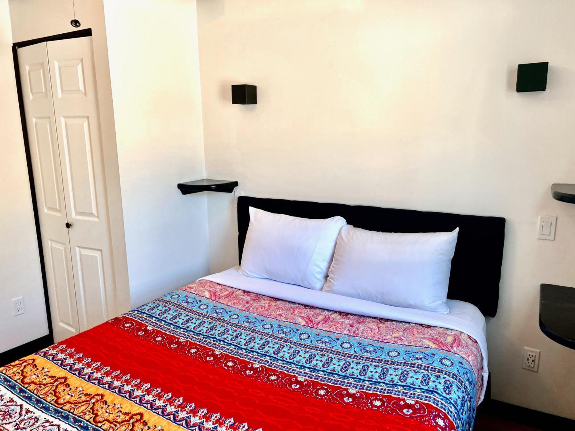 Peachland Beach Resort Buitenkant foto