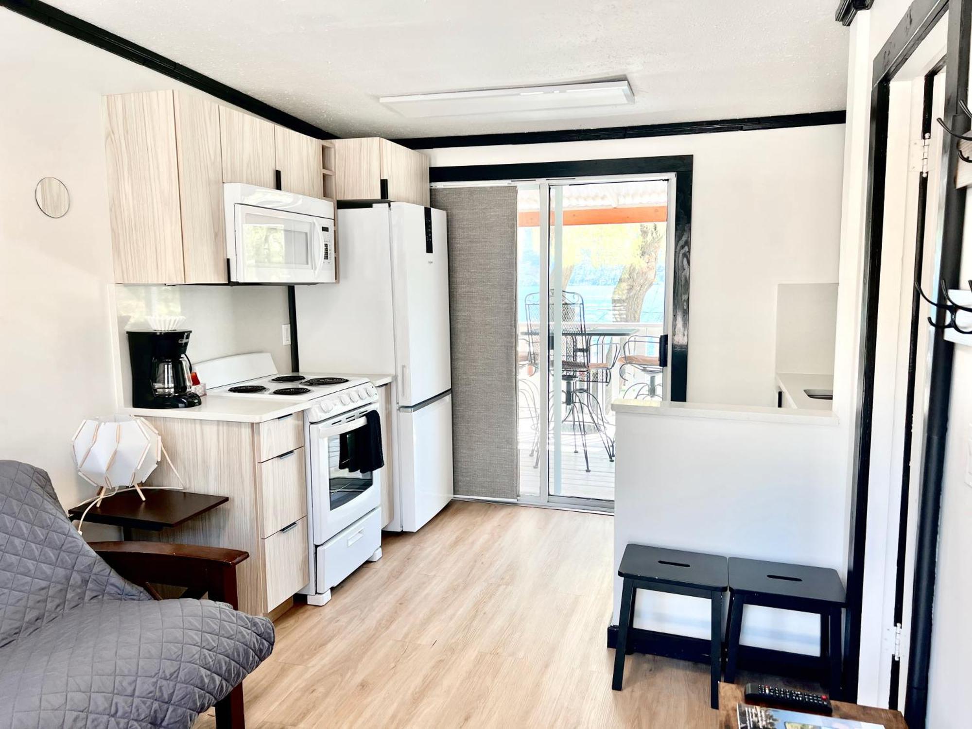 Peachland Beach Resort Buitenkant foto